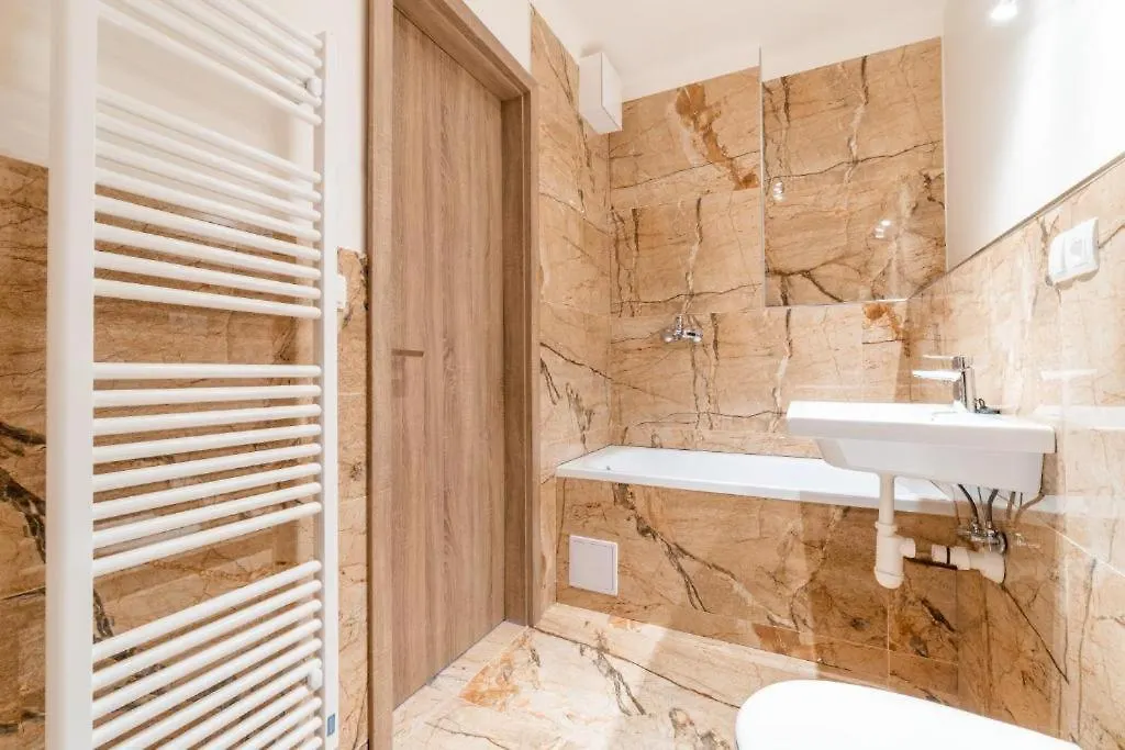 Brand New Studio Apartment #24 In Elite Residence With Free Secure Parking In The Center Praga