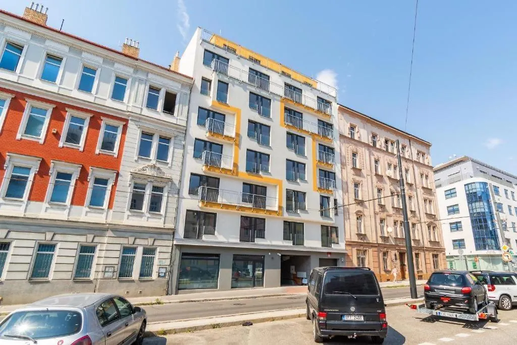 Brand New Studio Apartment #24 In Elite Residence With Free Secure Parking In The Center Praga