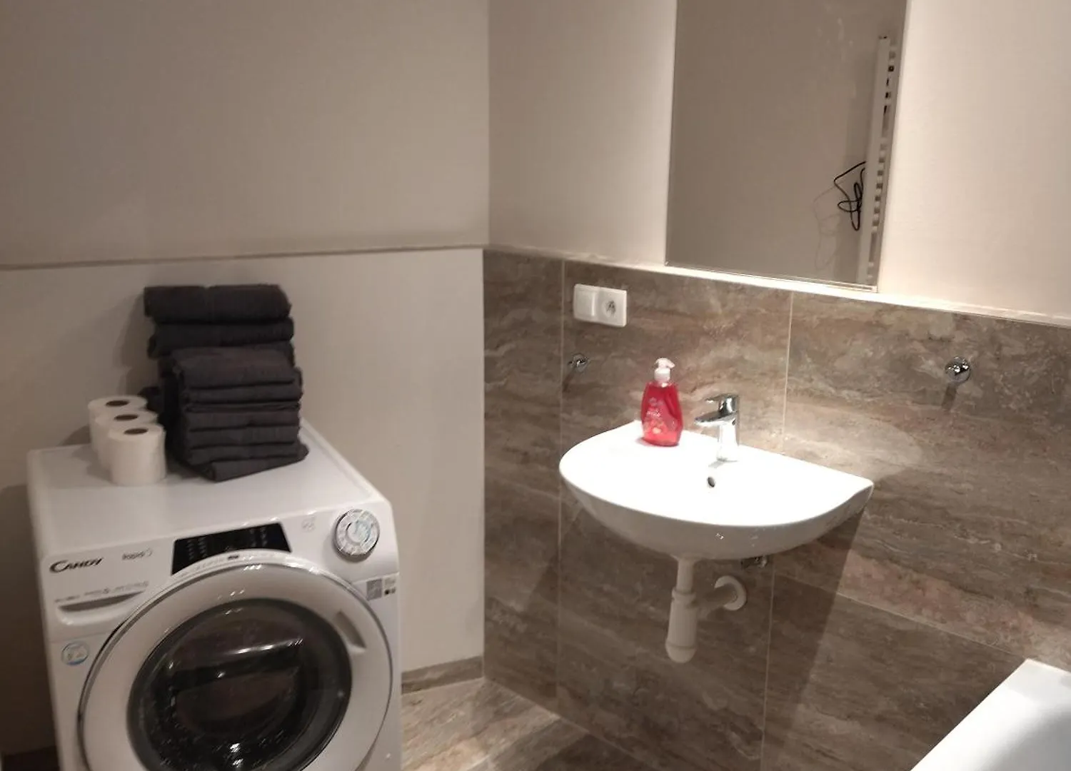 Brand New Studio Apartment #24 In Elite Residence With Free Secure Parking In The Center Praga 0*,  Czechy